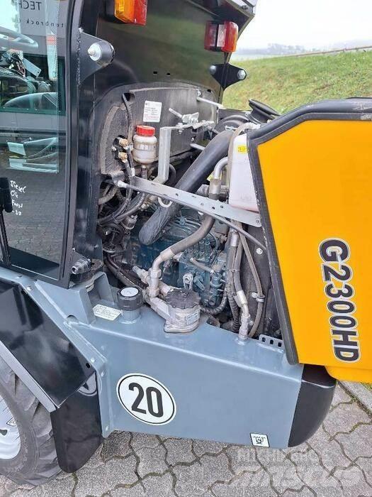 GiANT G2300 HD Фронтальні навантажувачі