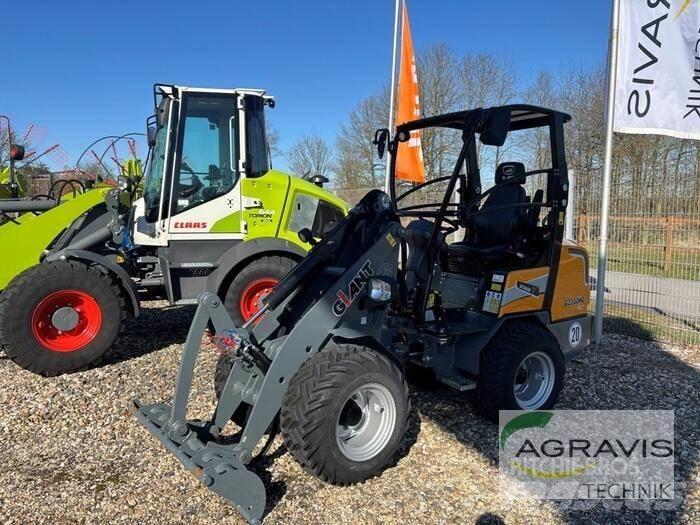 GiANT G2300 HD Фронтальні навантажувачі