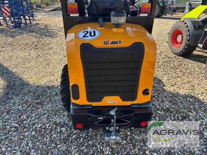 GiANT G2300 HD Фронтальні навантажувачі