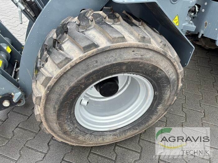 GiANT G2500 HD Фронтальні навантажувачі