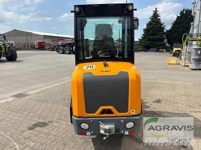 GiANT G2700 E Фронтальні навантажувачі