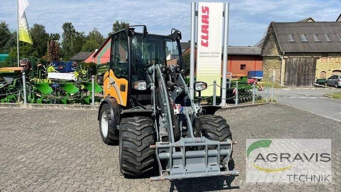 GiANT G5000 Фронтальні навантажувачі