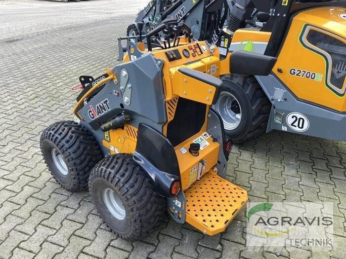 GiANT GS900 Фронтальні навантажувачі