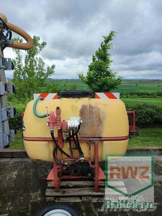 Holder 600Liter Причіпні обприскувачі