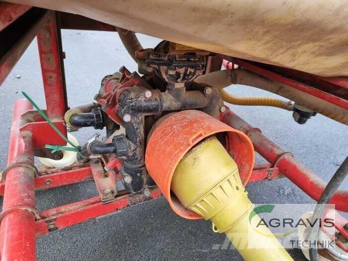 Holder F 815 HM Причіпні обприскувачі