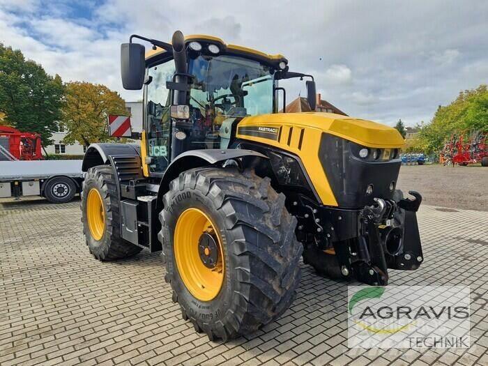 JCB FASTRAC 4220 Трактори