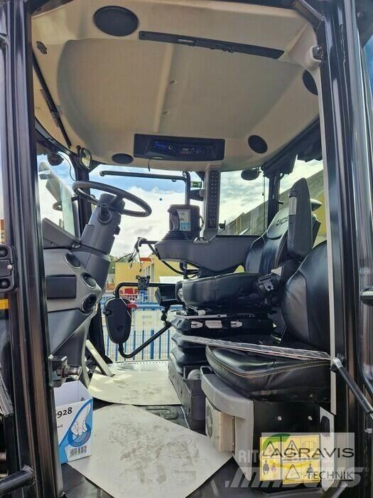 JCB FASTRAC 4220 Трактори