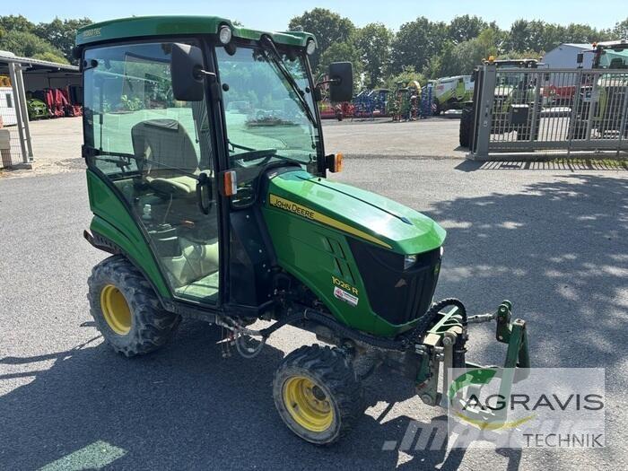 John Deere 1026 R Трактори