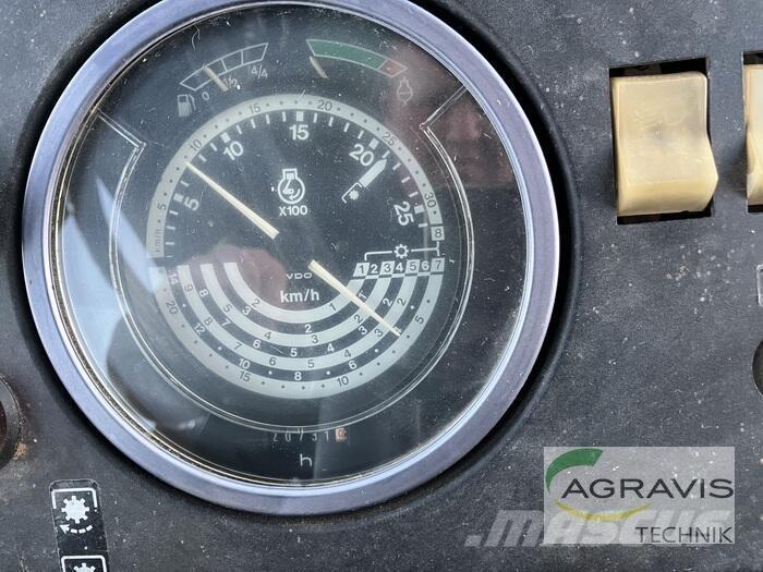 John Deere 2850 A Трактори