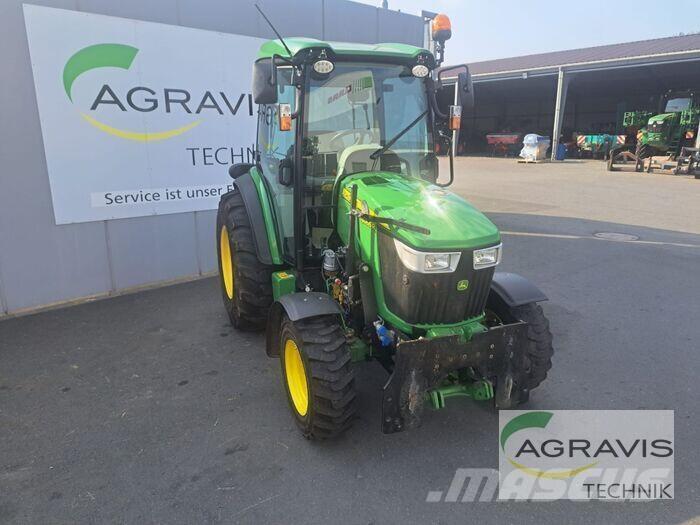 John Deere 4066 R Трактори