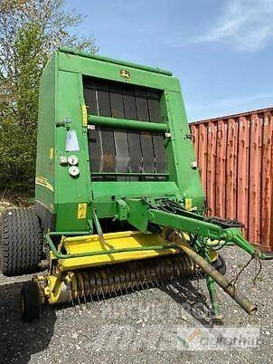 John Deere 592 MAXICUT Рулонні прес-підбирачі