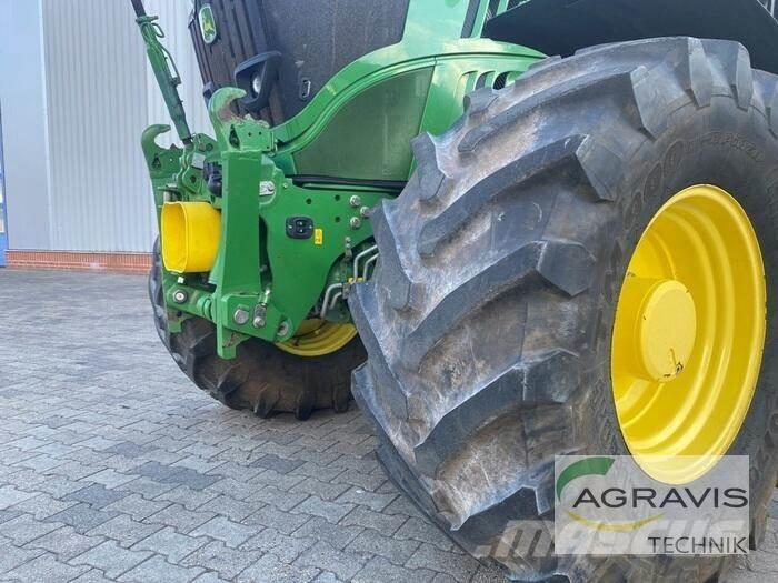 John Deere 6215 R Трактори