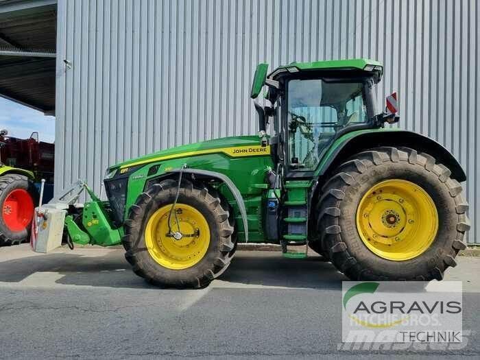John Deere 8310 R Трактори
