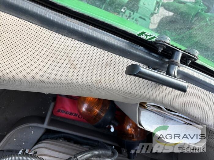 John Deere 8320 R Трактори