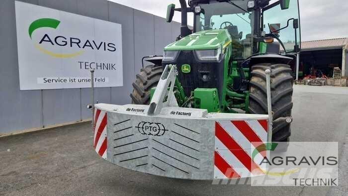 John Deere 8R 310 Трактори
