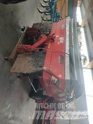 Kuhn Axis 20.1W Розсіювач мінеральних добрив