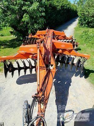 Kuhn XM32 Борони