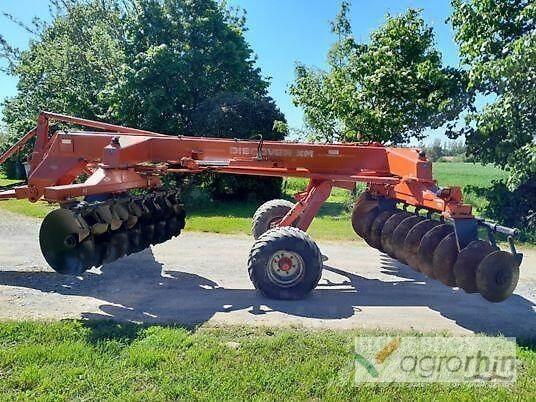 Kuhn XM32 Борони
