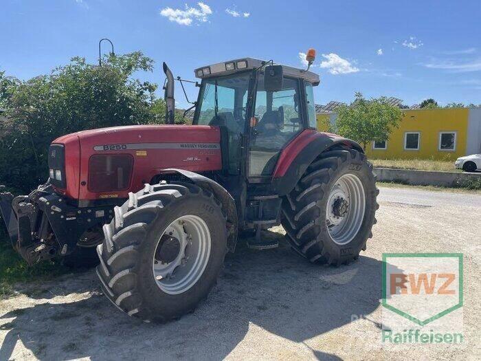Massey Ferguson 8250-4 Трактори