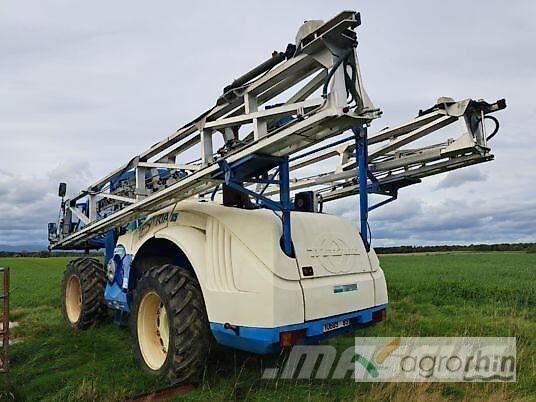Matrot MAESTRIA 15 Причіпні обприскувачі