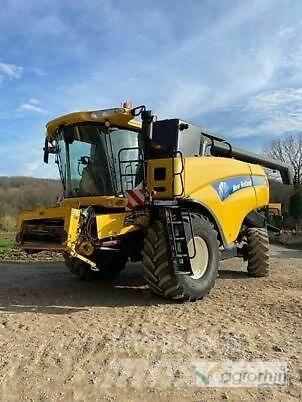New Holland CX 8090 Зернозбиральні комбайни