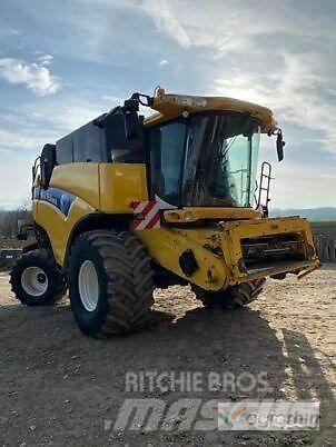 New Holland CX 8090 Зернозбиральні комбайни