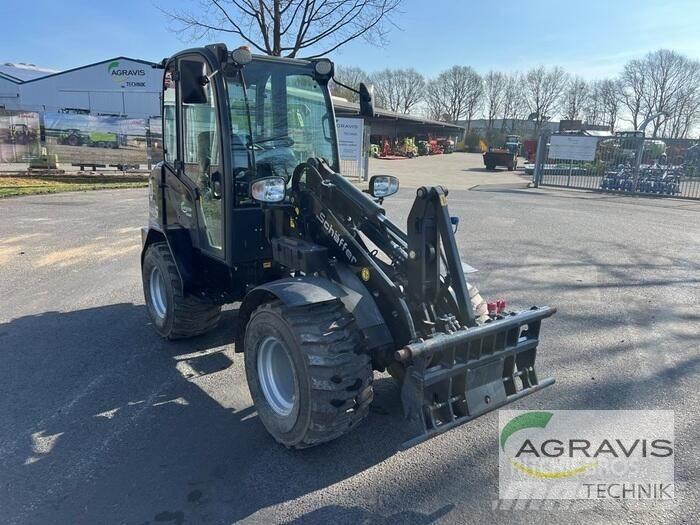 Schäffer 2445 S Фронтальні навантажувачі