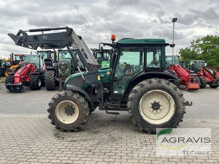 Valtra A 83 H Трактори
