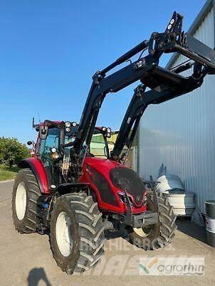 Valtra A115 H4 Трактори