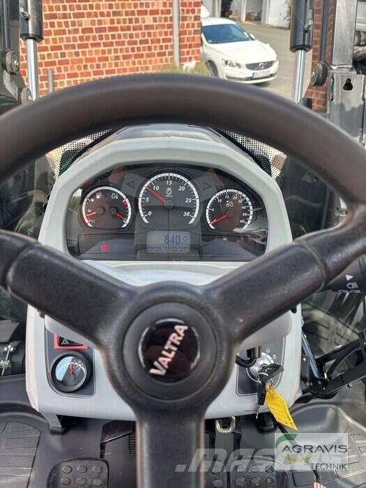 Valtra N 134 H5 Трактори
