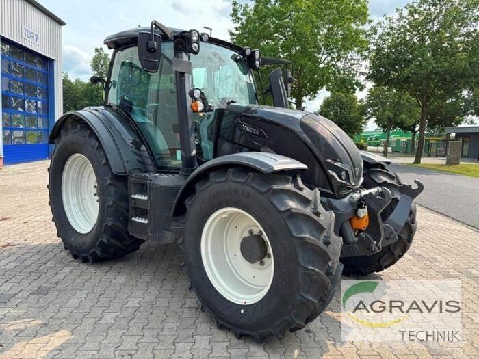 Valtra N 135 D 2B1 Трактори