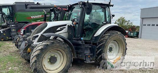 Valtra N135D Трактори