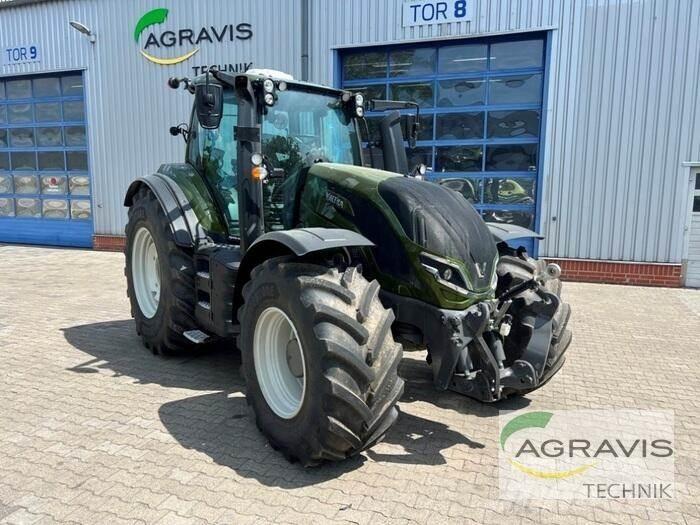 Valtra T 235 D 2A1 Трактори