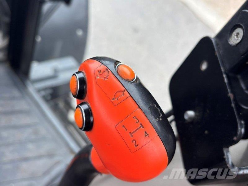 Case IH JXU 95 Трактори