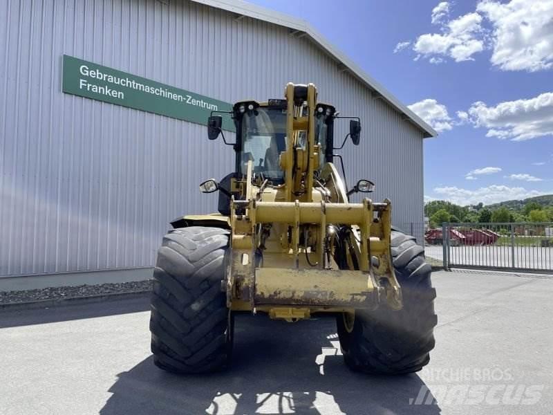 CAT 938M Фронтальні навантажувачі
