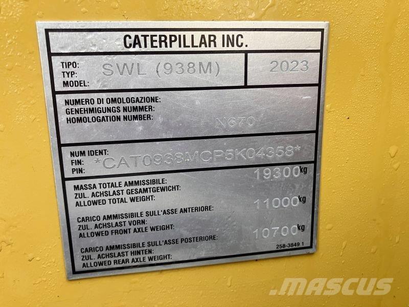 CAT 938M Фронтальні навантажувачі