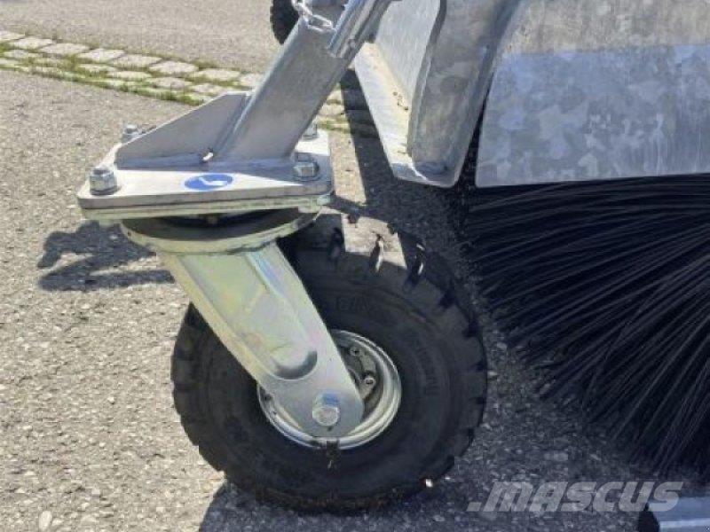 Fliegl TYP 700 Підмітальні машини