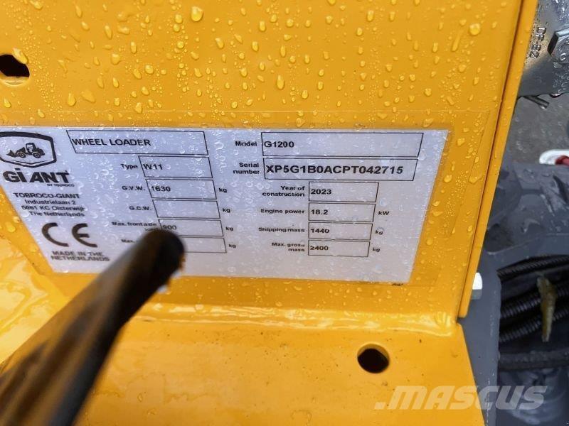 GiANT G1200 Міні-навантажувачі