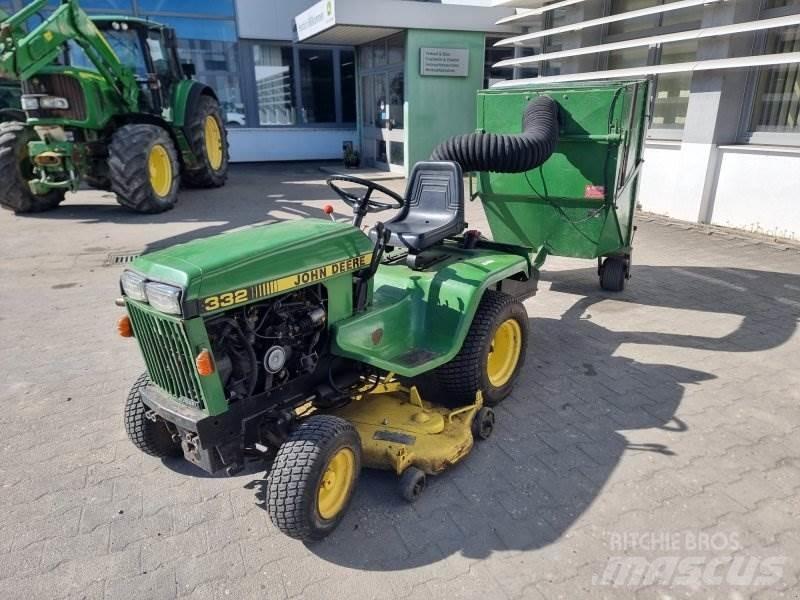 John Deere 332 Трактори