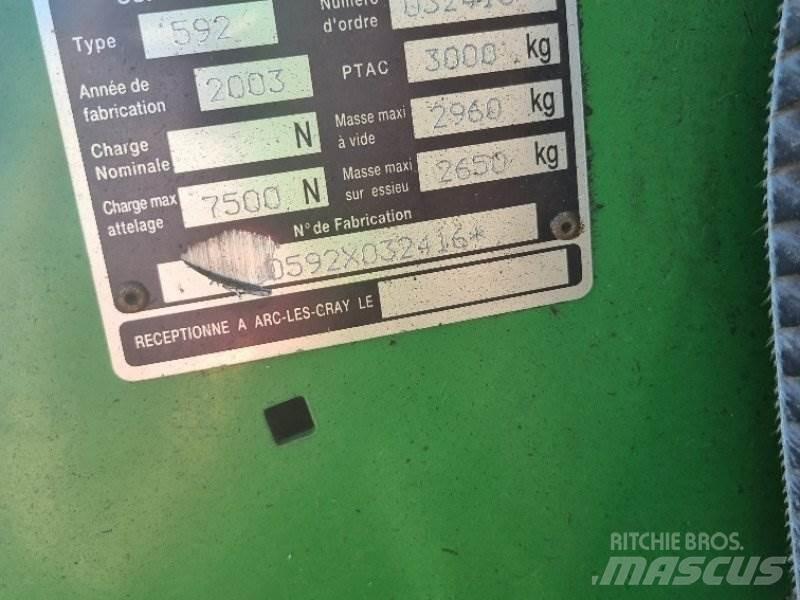John Deere 592 Рулонні прес-підбирачі