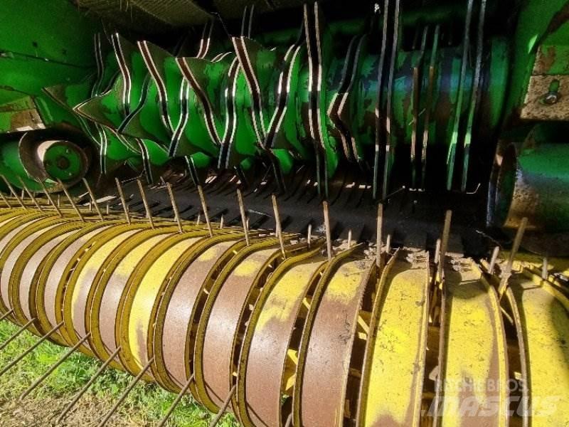 John Deere 592 Рулонні прес-підбирачі