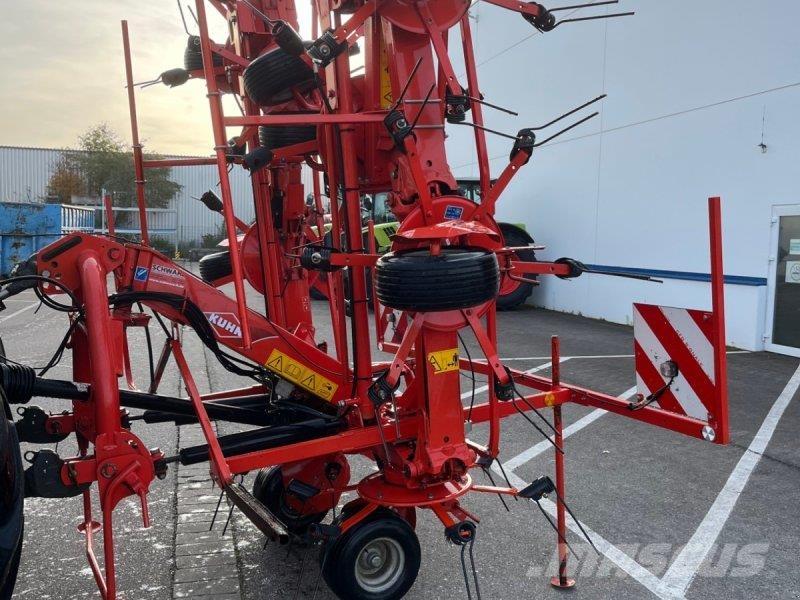 Kuhn GF 8702 Граблі і сінозворушувачі
