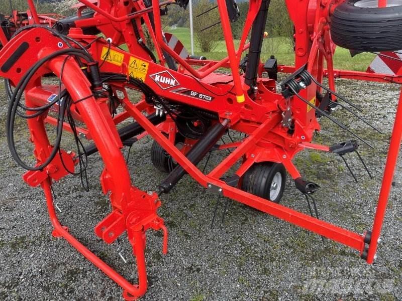 Kuhn GF 8703 Граблі і сінозворушувачі