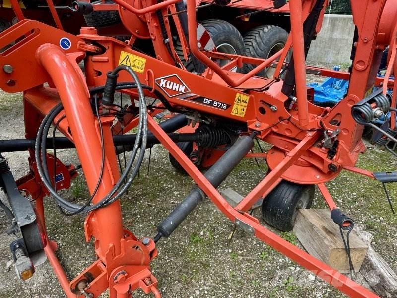 Kuhn GF 8712 Граблі і сінозворушувачі