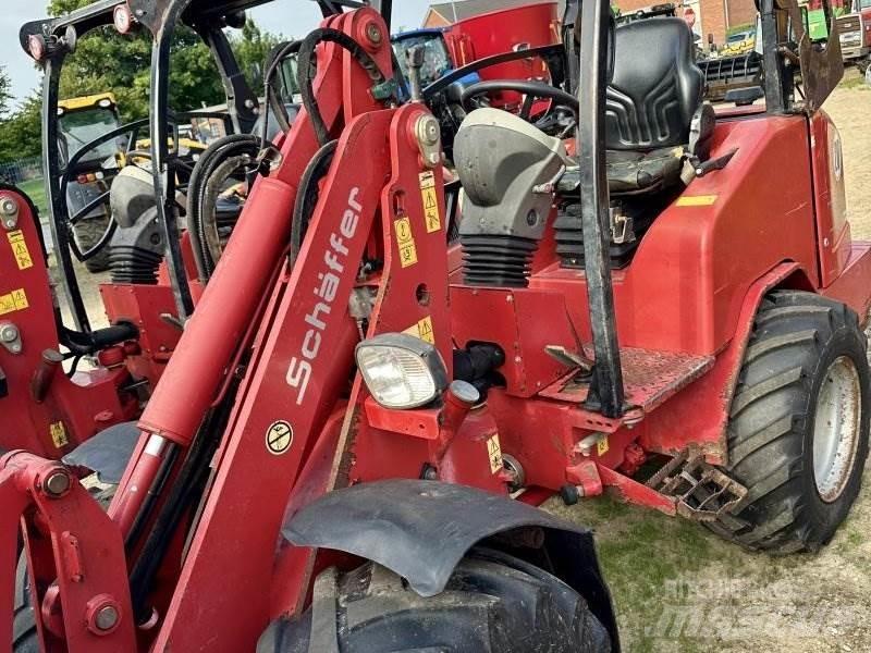 Schäffer 3550 Фронтальні навантажувачі та екскаватори