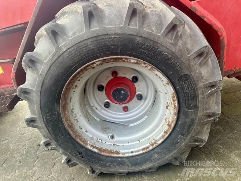Schäffer 3550 Фронтальні навантажувачі та екскаватори