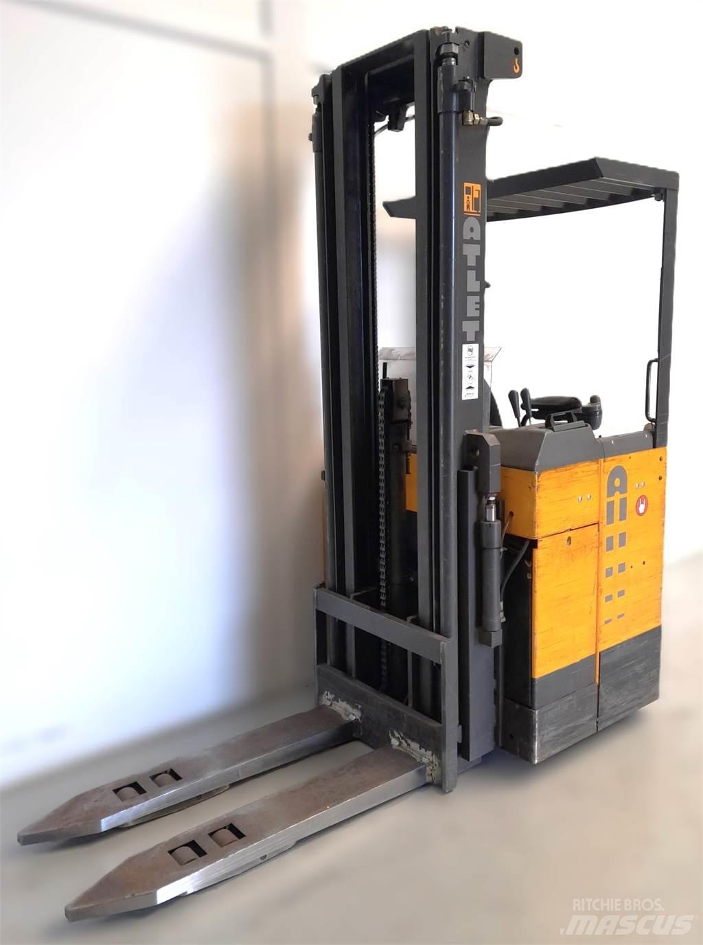 Atlet XSN160 Самохідні електроштабелери