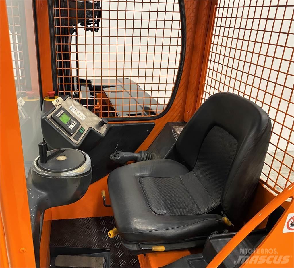 Hubtex MQ 30 AC Чотириходові річ-траки