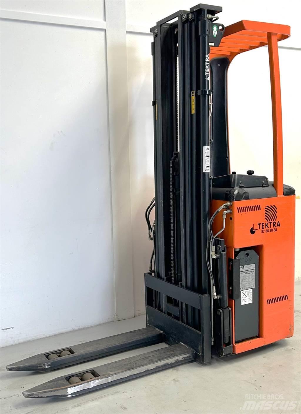 Rocla SST 12 TREV Самохідні електроштабелери