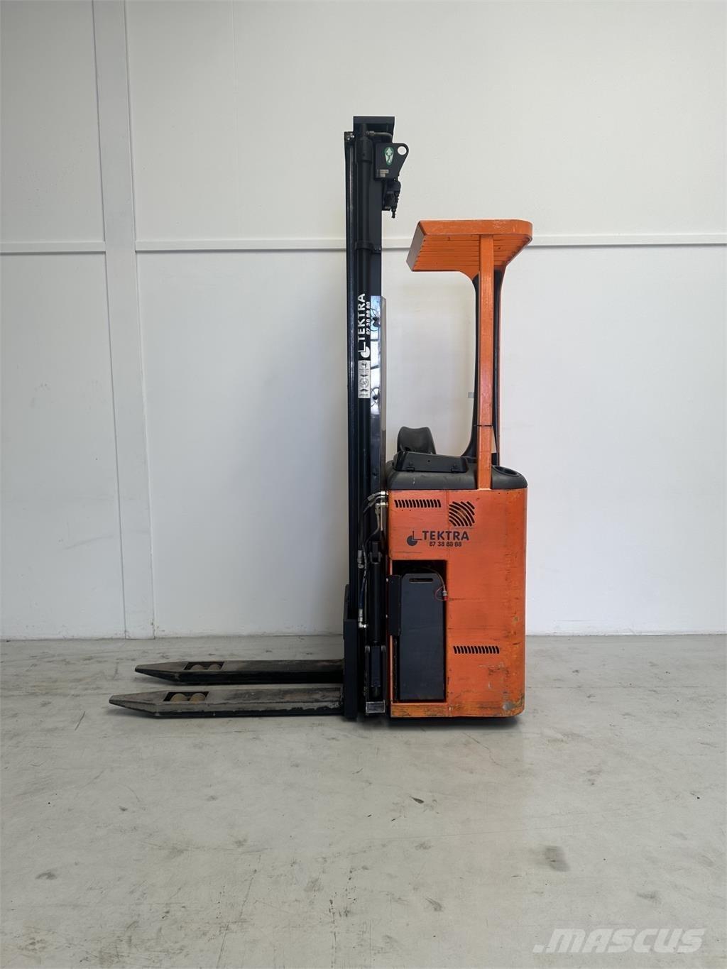 Rocla SST 12 TREV Самохідні електроштабелери